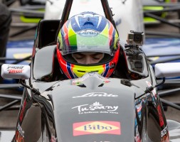 Il pilota sammarinese questo weekend torna in pista nella Formula Ford inglese